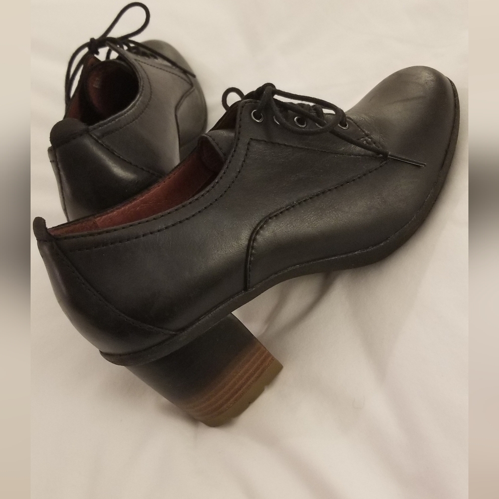 Dansko Pennie Waterproof Heeled Oxford Black SZ 38